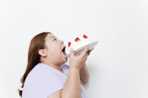 ダイエット中でも０カロリーと書いてあれば食べすぎてもいいと思った女性