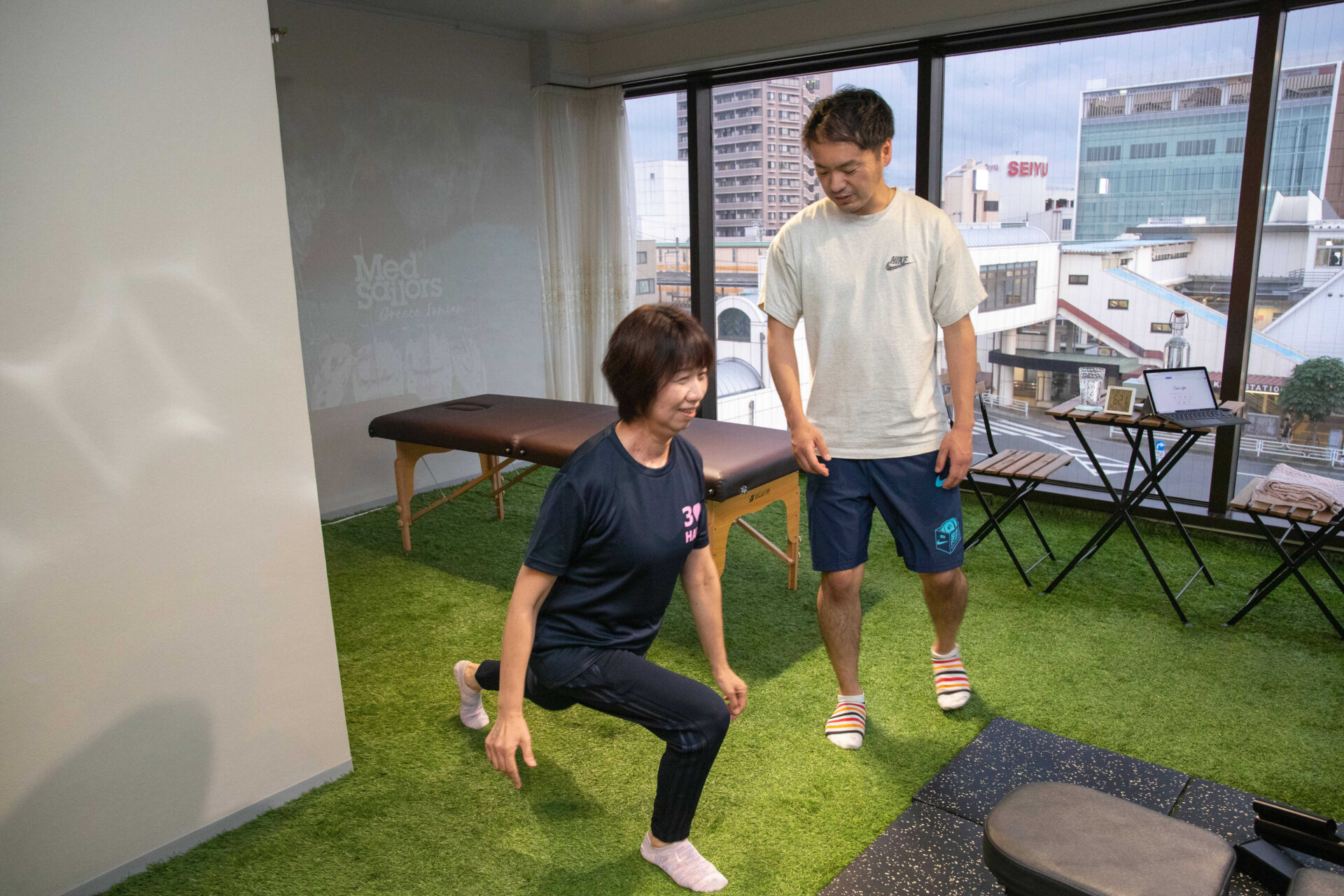 外苑前にあるパーソナルジムの指導風景
