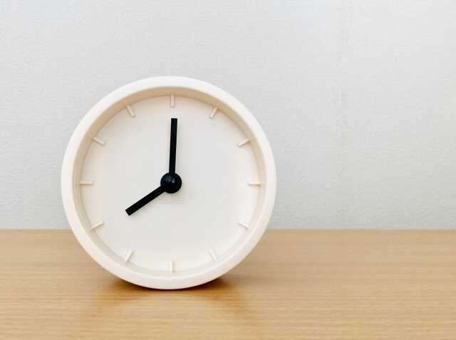 夜の８時以降に食事を食べないようい制限
